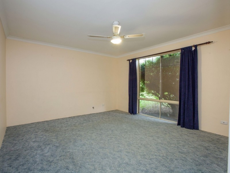 35 Nalbarra Drive, Usher WA 6230