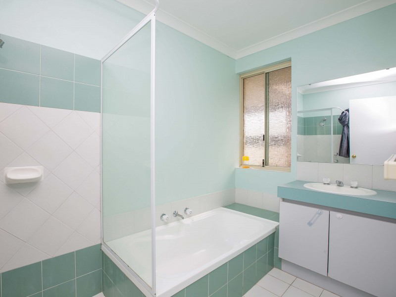 35 Nalbarra Drive, Usher WA 6230