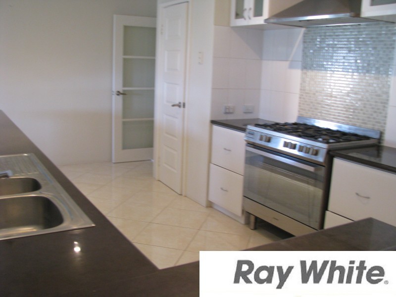 6 Golden Beryl Avenue, Australind WA 6233