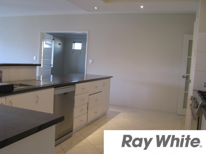 6 Golden Beryl Avenue, Australind WA 6233