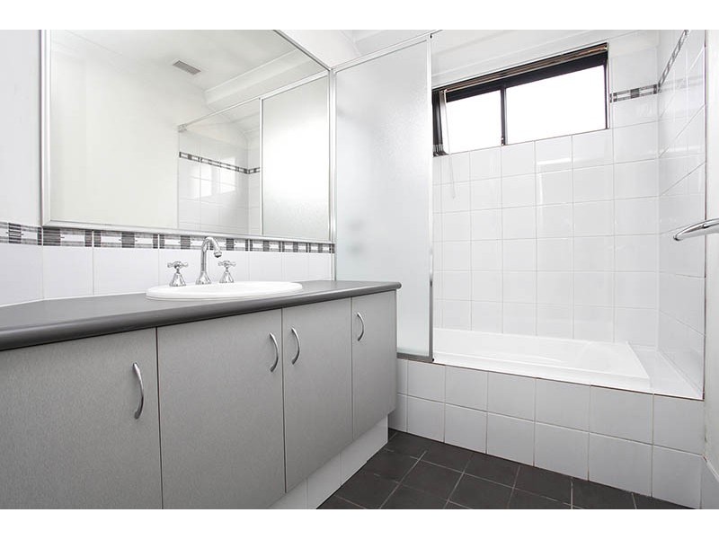 16 Yeid Street, Dalyellup WA 6230