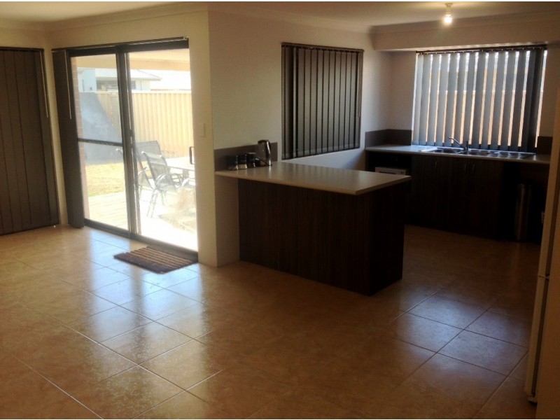 16 Yeid Street, Dalyellup WA 6230