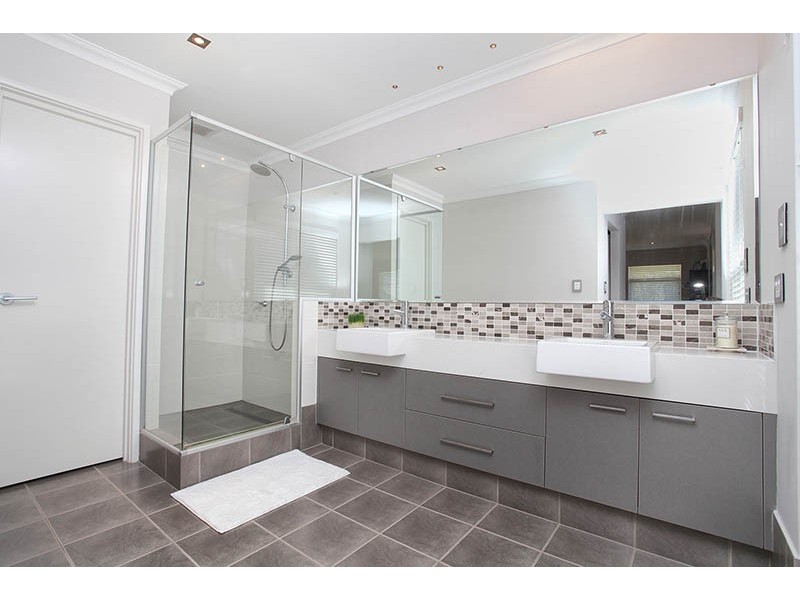 63 Daablone Vista, Dalyellup WA 6230