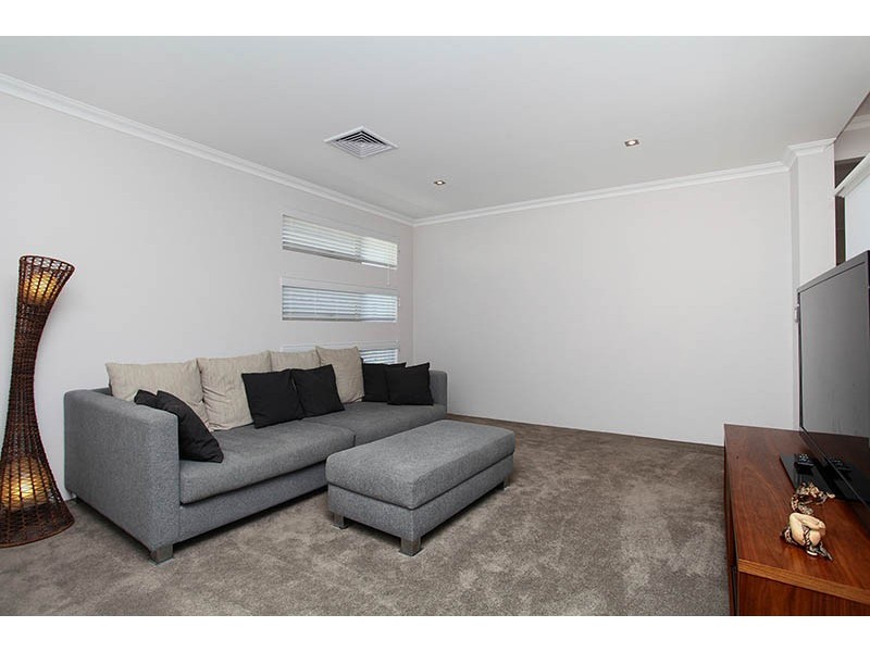 63 Daablone Vista, Dalyellup WA 6230