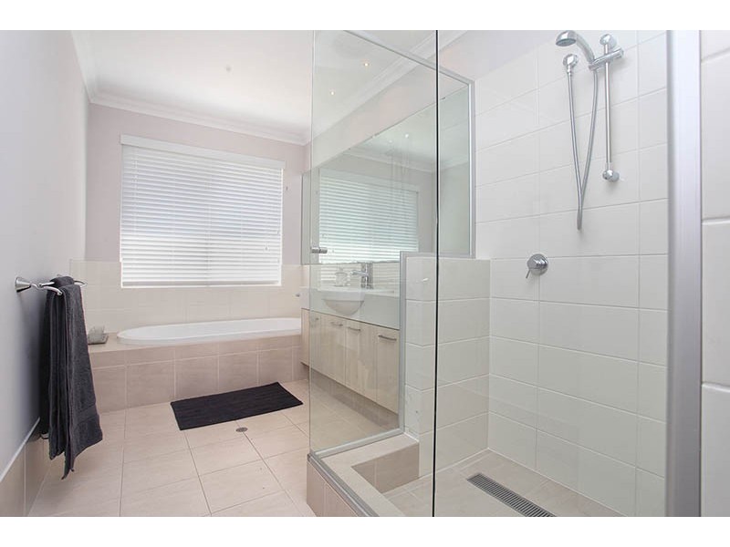 63 Daablone Vista, Dalyellup WA 6230