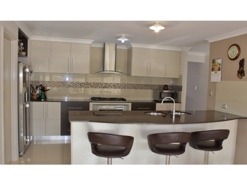 17 Florence Moore Way, Burekup WA 6227