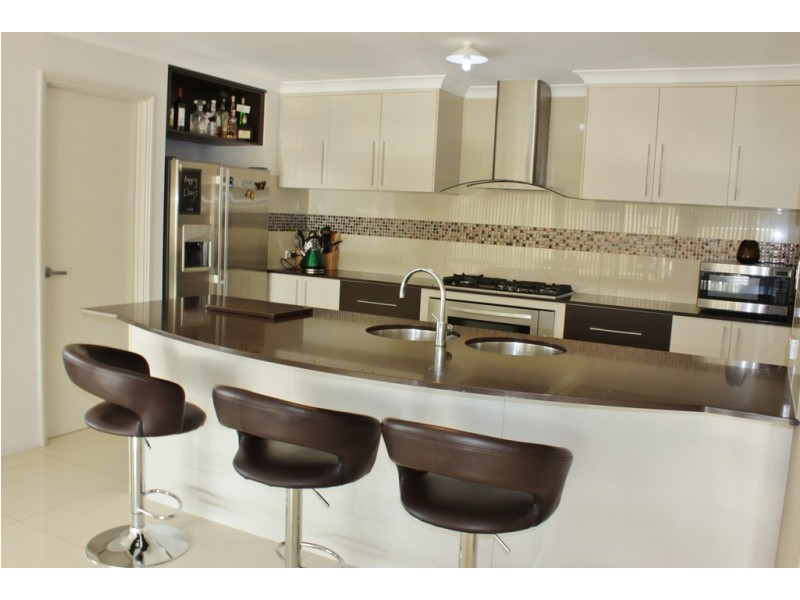 17 Florence Moore Way, Burekup WA 6227