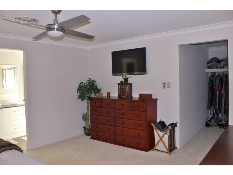 17 Florence Moore Way, Burekup WA 6227