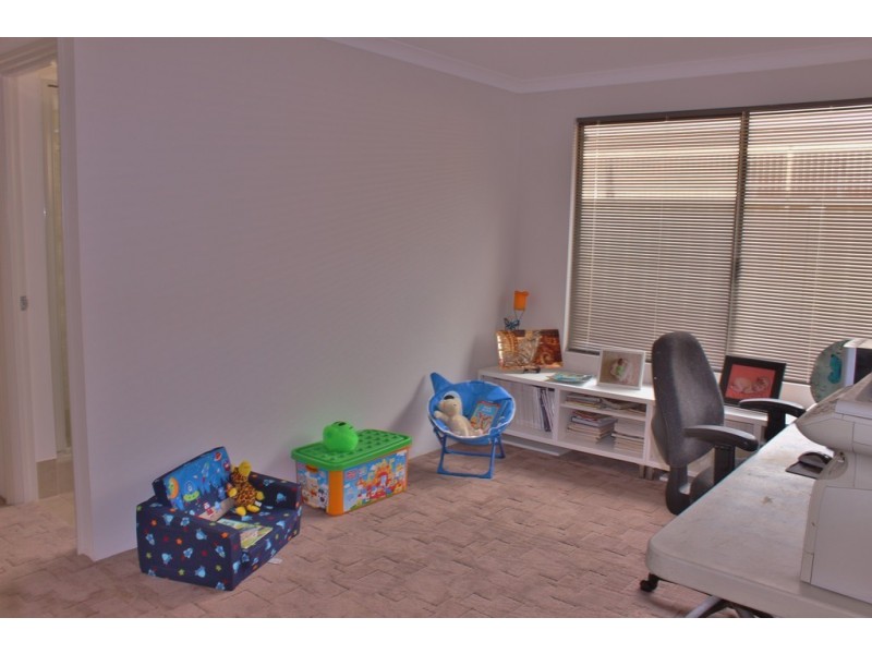 17 Florence Moore Way, Burekup WA 6227