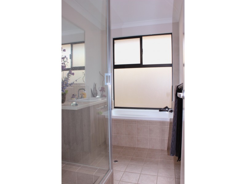 17 Florence Moore Way, Burekup WA 6227