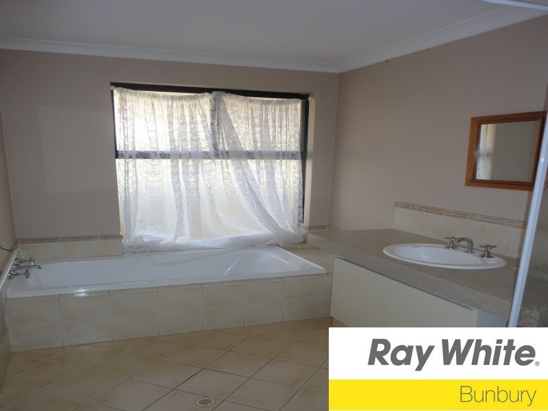 13 Flinders Street, Eaton WA 6232