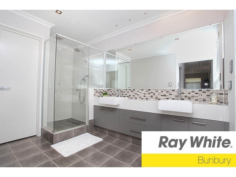 63 Daablone Vista, Dalyellup WA 6230