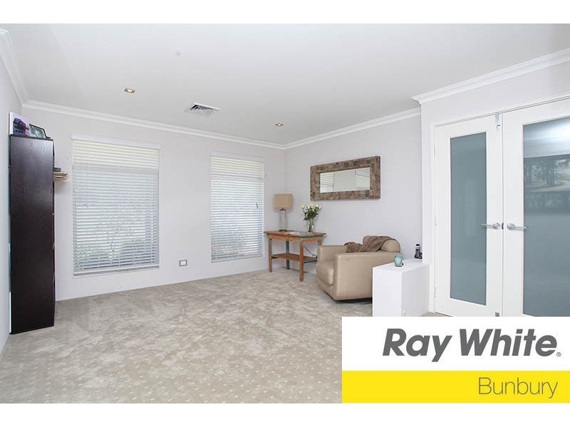 63 Daablone Vista, Dalyellup WA 6230