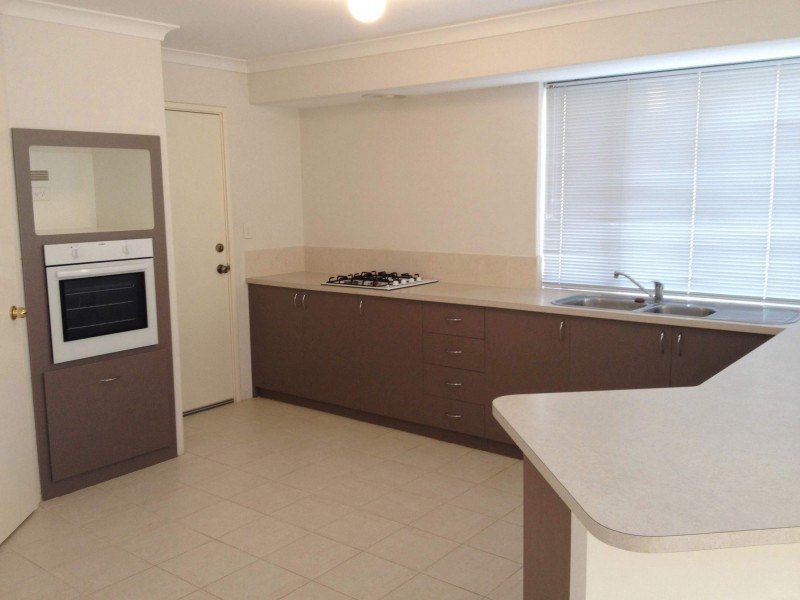 9 Peridot Street, Dalyellup WA 6230