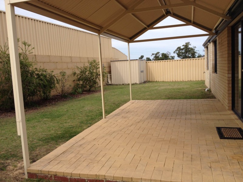 9 Peridot Street, Dalyellup WA 6230