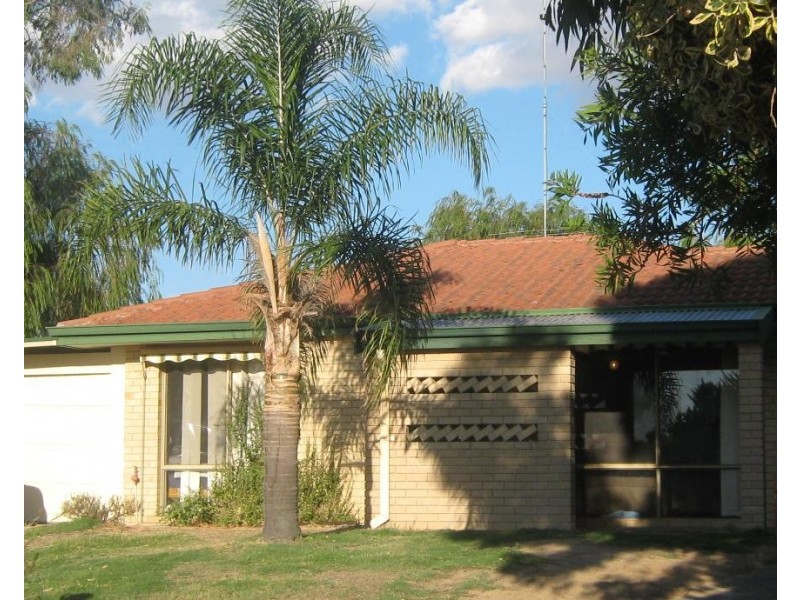 4 Palm Court, Eaton WA 6232