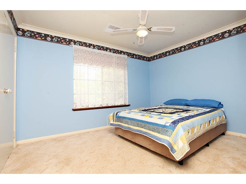 15 Shenton Close, Leschenault WA 6233