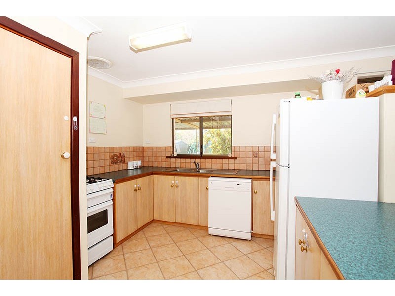 4 Travers Drive, Australind WA 6233