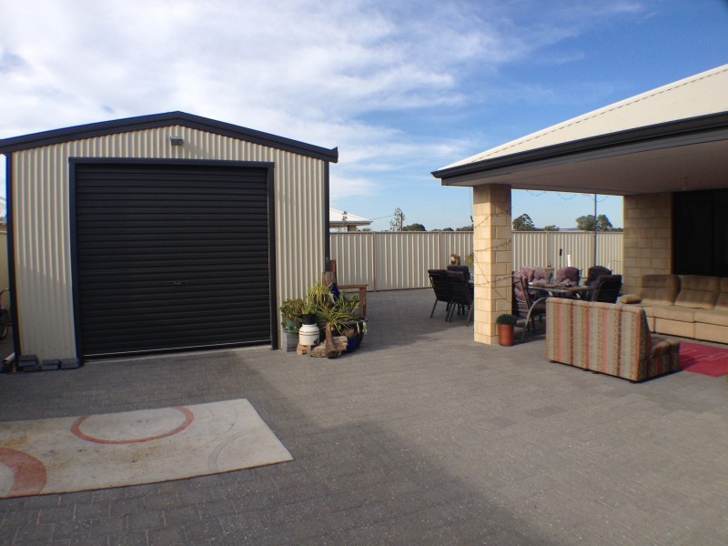 27 Pluto Drive, Australind WA 6233