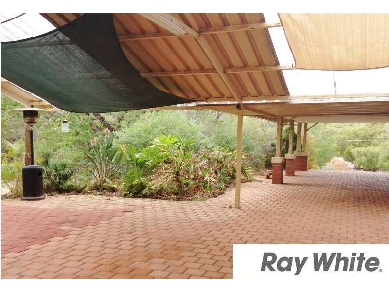 11 Little Place, Leschenault WA 6233