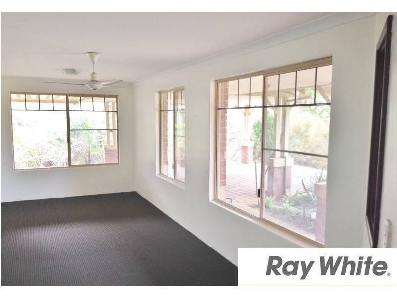 11 Little Place, Leschenault WA 6233