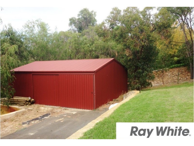 11 Little Place, Leschenault WA 6233