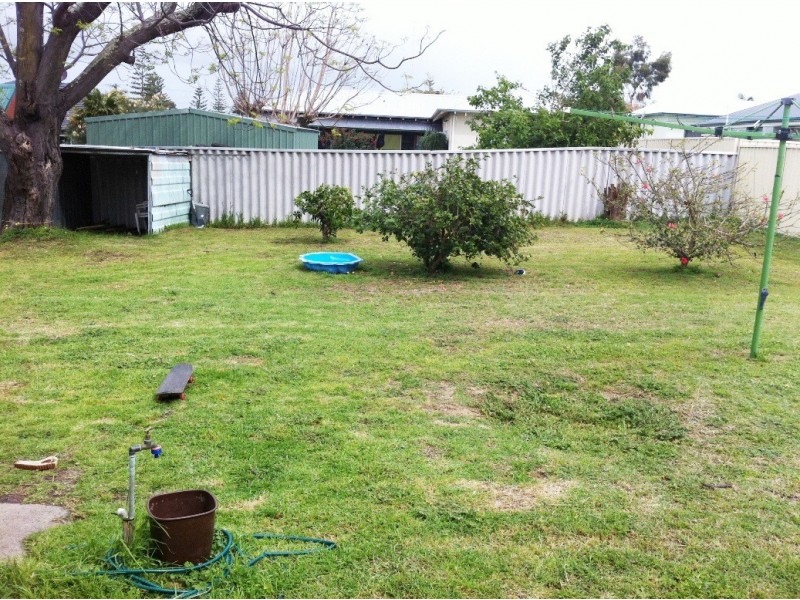 12 Bandak Rd, Carey Park WA 6230