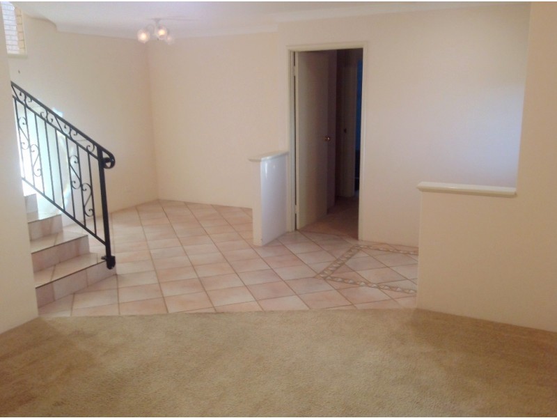 24 Winthrop Avenue, College Grove WA 6230