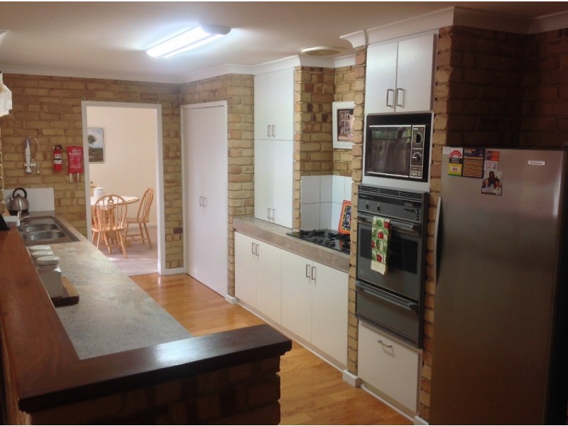 21 Barnes Avenue, Australind WA 6233