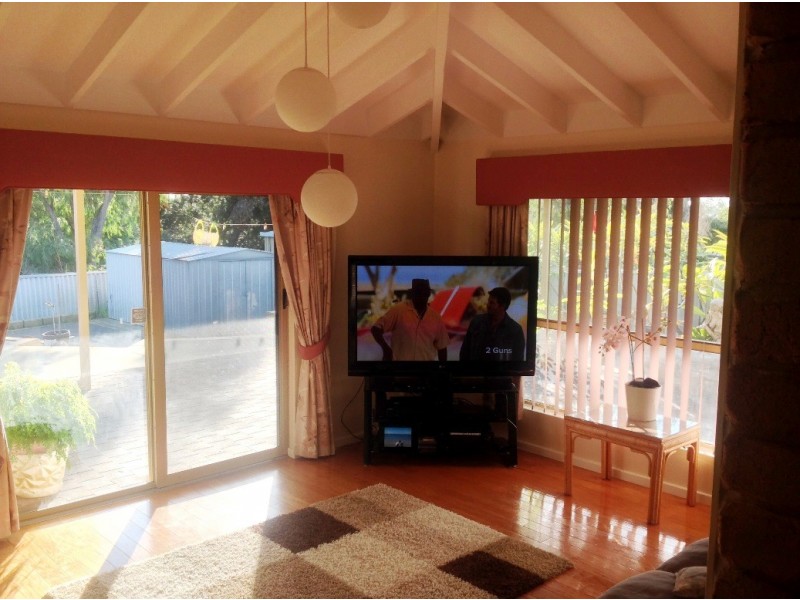 21 Barnes Avenue, Australind WA 6233