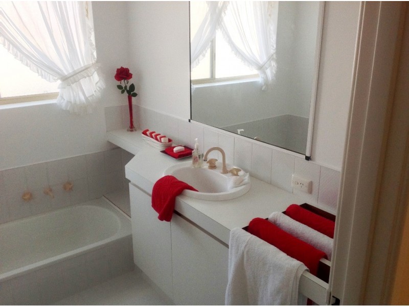 21 Barnes Avenue, Australind WA 6233