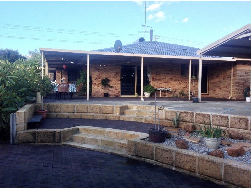 21 Barnes Avenue, Australind WA 6233