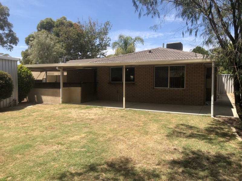 10 Plowers Place, Withers WA 6230