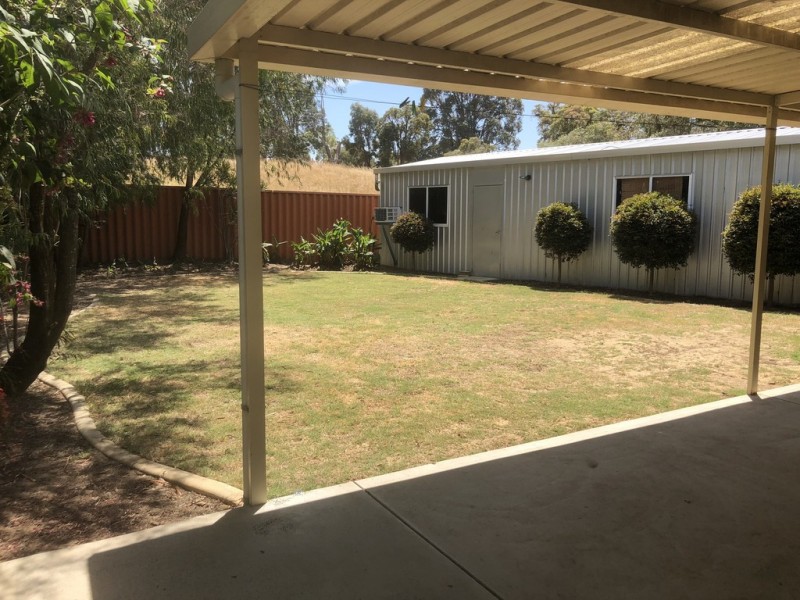 10 Plowers Place, Withers WA 6230
