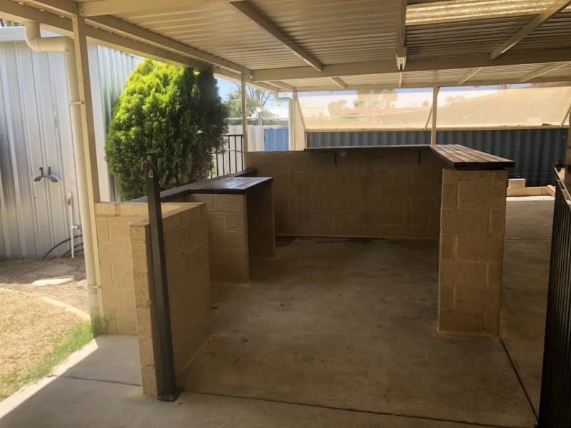 10 Plowers Place, Withers WA 6230