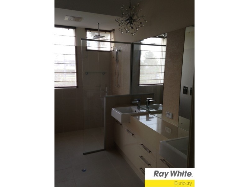 1 Braddon Way, Eaton WA 6232