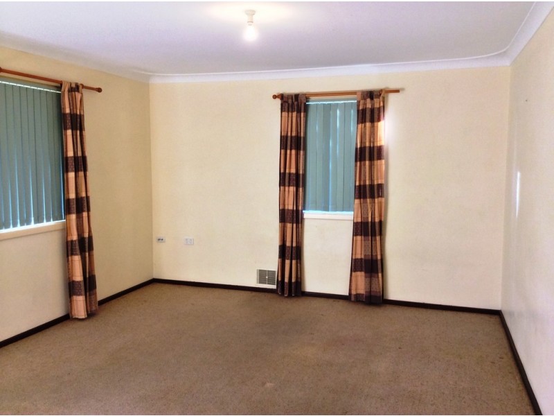 10 Jacaranda Crescent, Withers WA 6230