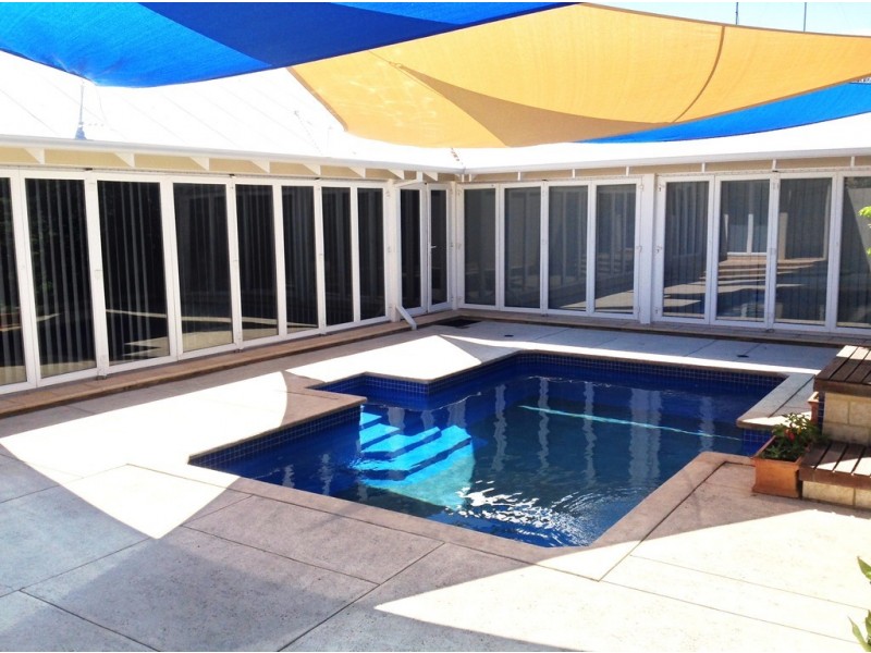 5 Christchurch Place, College Grove WA 6230