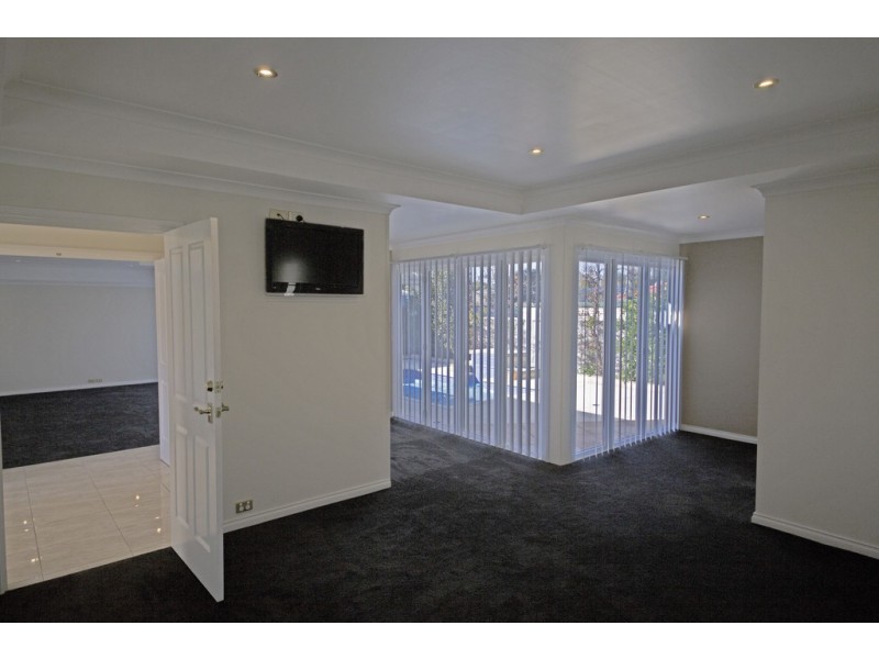 5 Christchurch Place, College Grove WA 6230