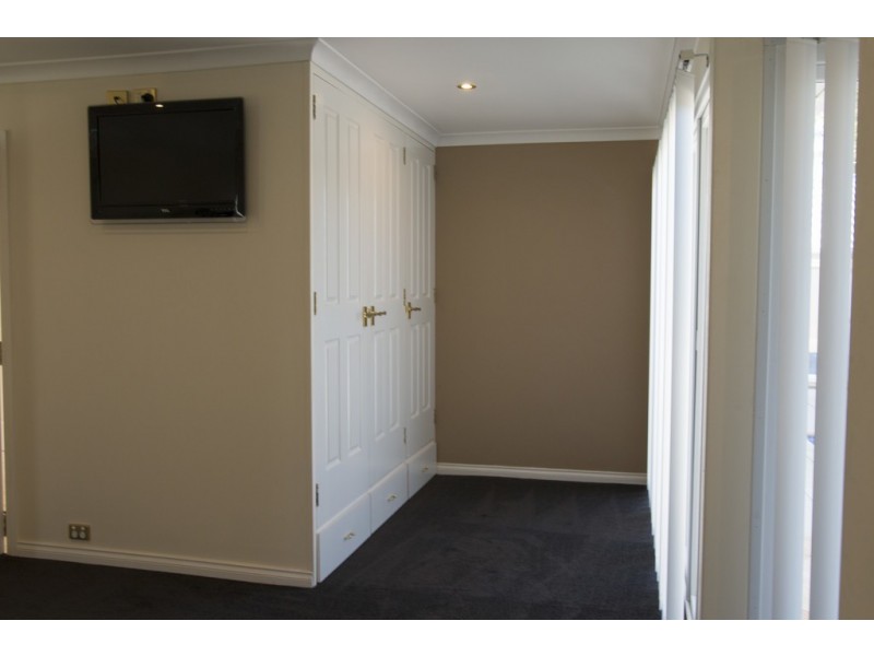 5 Christchurch Place, College Grove WA 6230