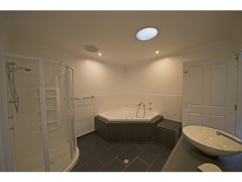 5 Christchurch Place, College Grove WA 6230