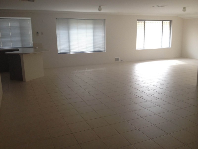 9 Peridot Street, Dalyellup WA 6230