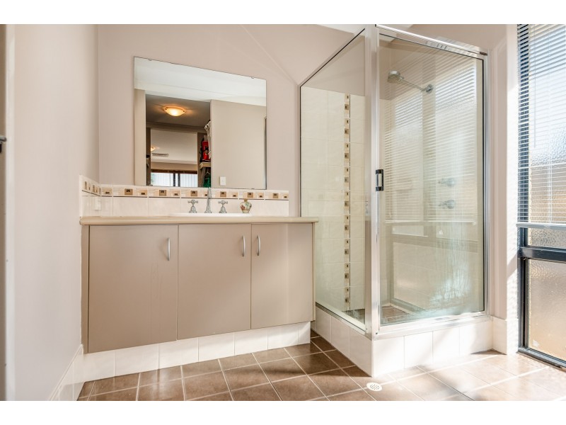 2 Fairhill Road, Australind WA 6233