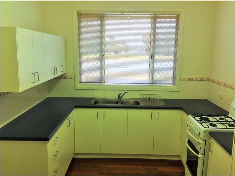 37 Hands Avenue, Carey Park WA 6230