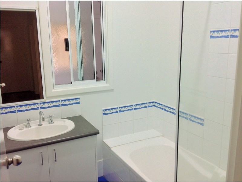 37 Hands Avenue, Carey Park WA 6230