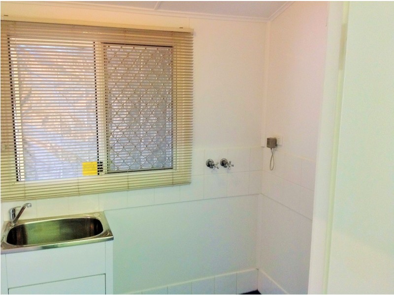 37 Hands Avenue, Carey Park WA 6230