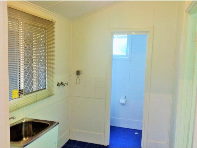 37 Hands Avenue, Carey Park WA 6230