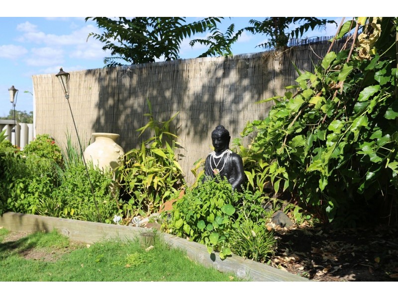 9 Nyabing Way, Withers WA 6230