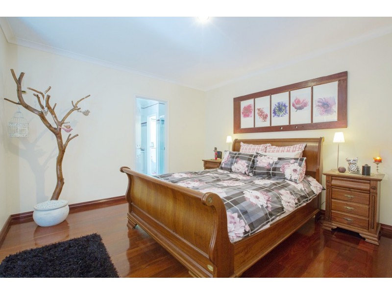 5 Leake Court, Leschenault WA 6233