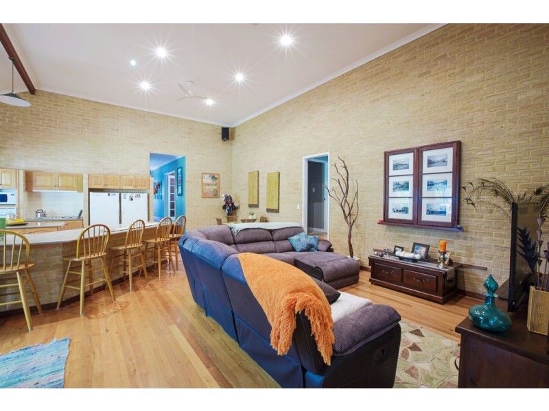 5 Leake Court, Leschenault WA 6233